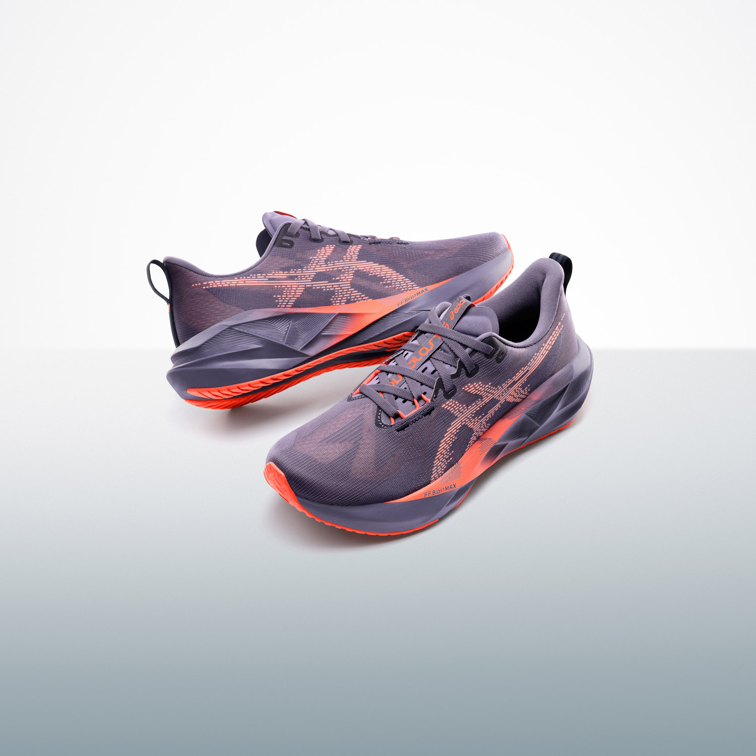 ASICS Novablast 5 scarpa running reattiva e comoda