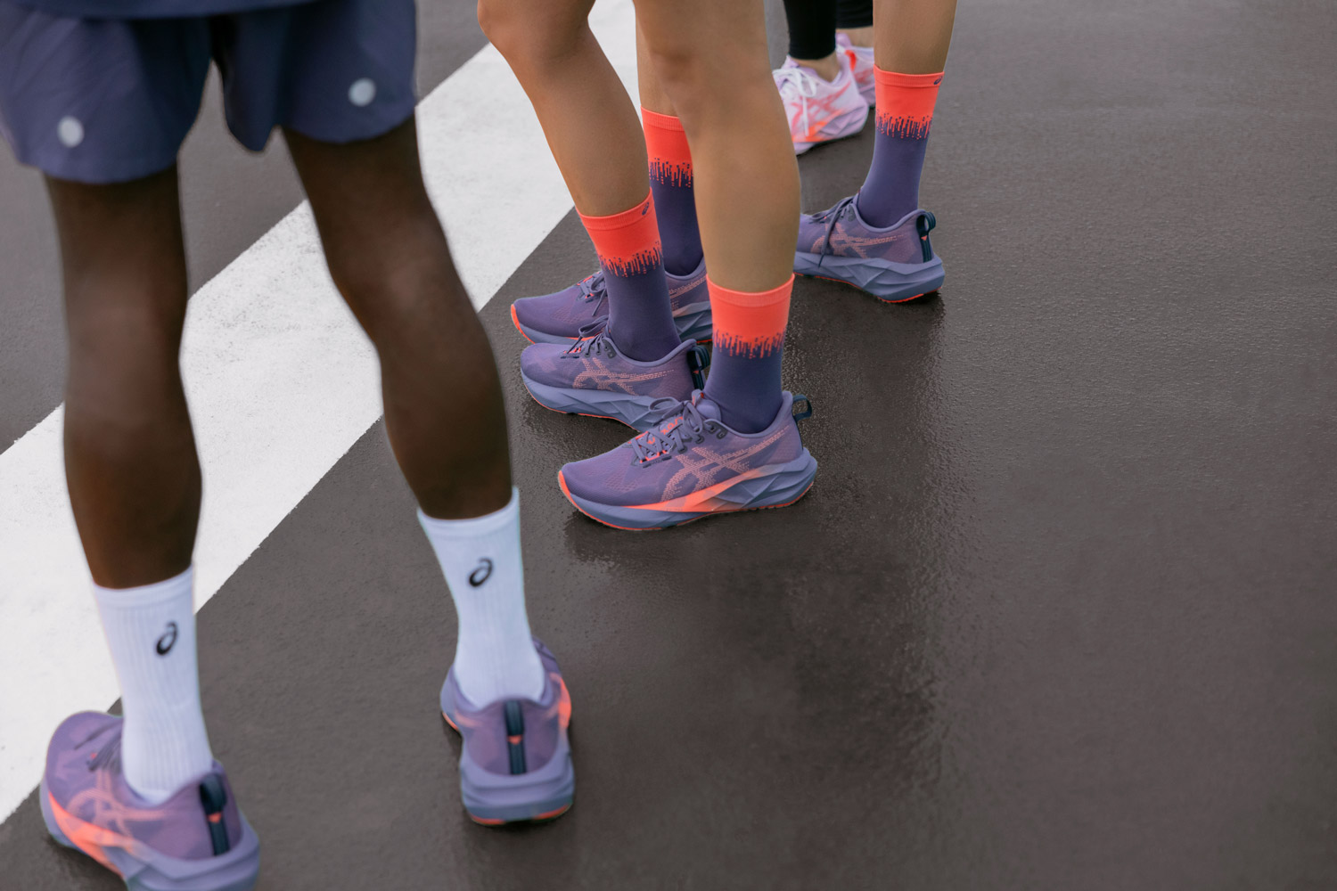 ASICS Novablast 5 scarpa running viola