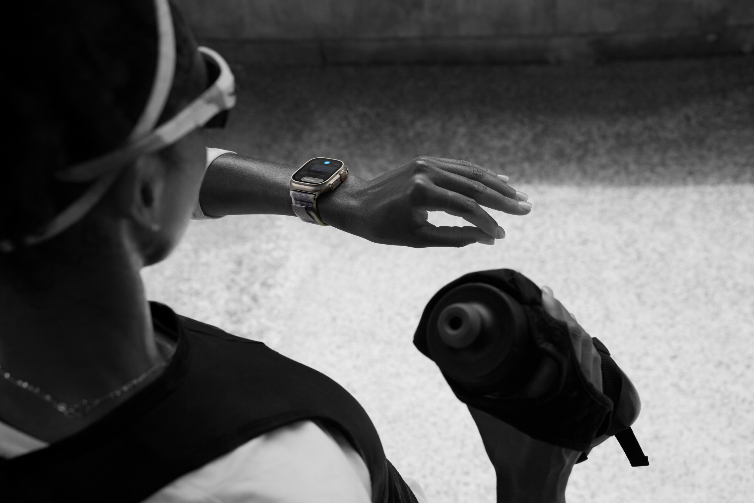 Apple-Watch-Ultra-2-lifestyle-double-tap-gesture the-north-face-utmb