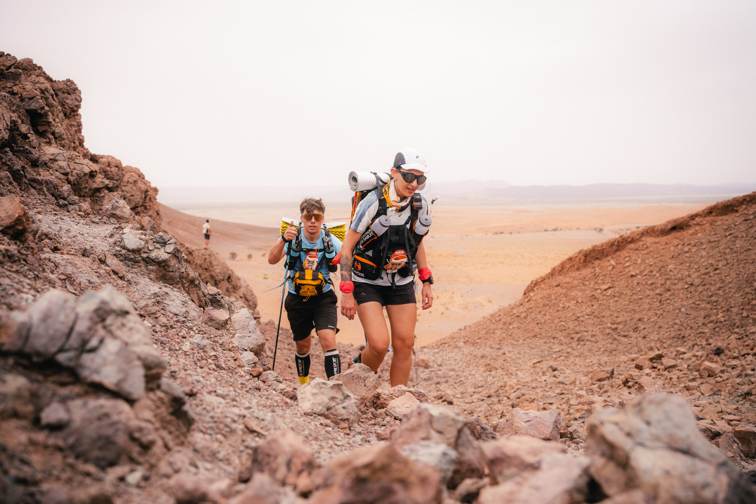 9916e168-7e02-4e6c-8ee6-b49c46e89c3e Asia Menci sulle dune del Sahara durante una tappa della Marathon des Sables